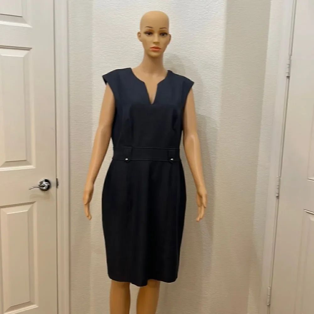 Connected Apparel Work Dress Sz 12 V Neck Short Sleeve Blue Denim Silver Button